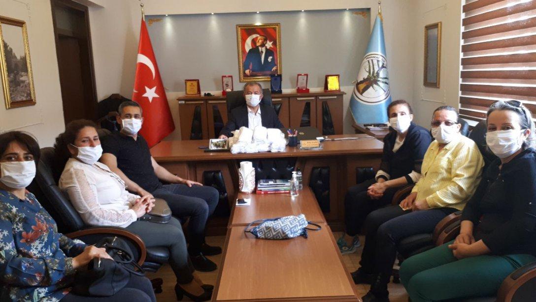 Halk Eğitim Merkezi Bünyesinde Üretilen Maskeler Müdürlüğümüze Teslim Edildi. 