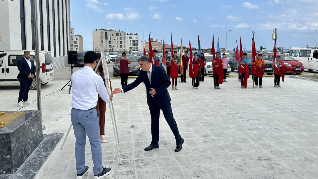 İlköğretim Haftası Çelenk Sunma Töreni 